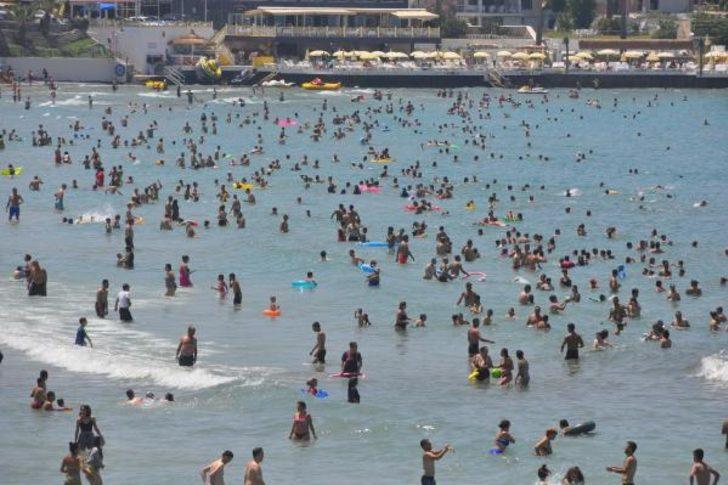 Turistler akın etti, adım atacak yer kalmadı! Sahiller doldu, taştı G5