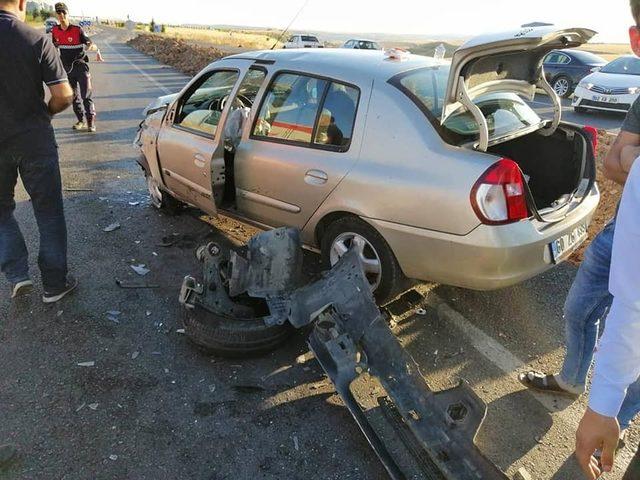 Adıyaman’da iki otomobil çarpıştı: 5 yaralı