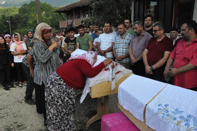 Gölde boğulan kuzenler Neslihan ve Buse'nin öğretmeninden duygusal mesaj (2)