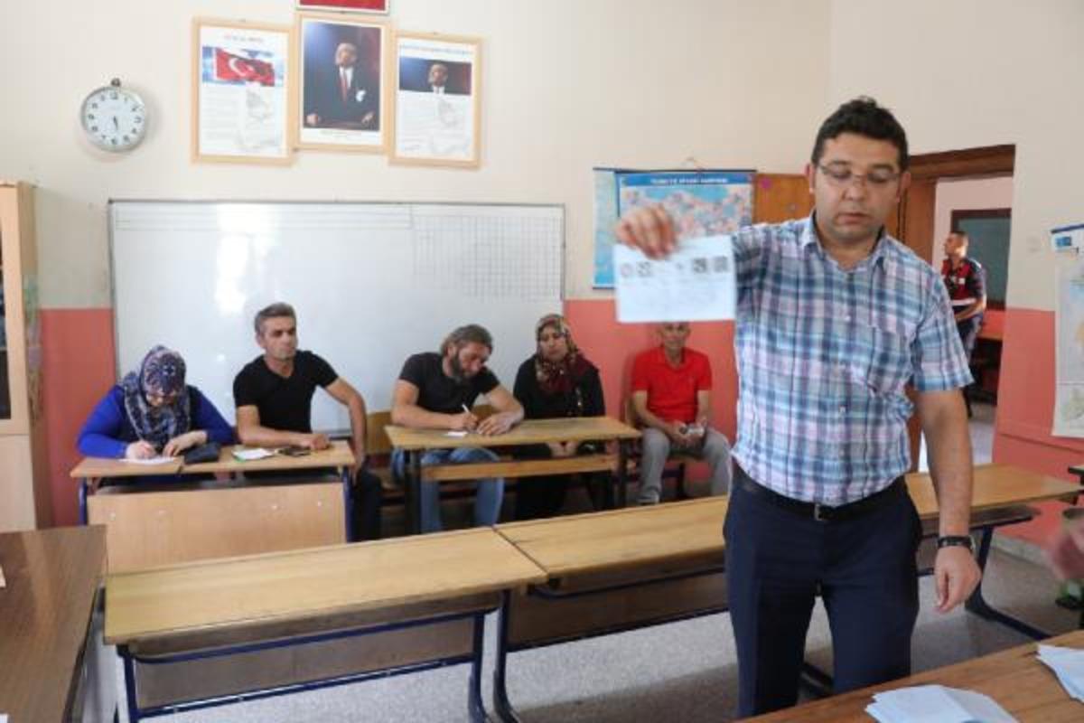 31 Mart se&ccedil;imi iptal olunca yeniden sandığa gidildi! Aksaray&rsquo;ın Demirci beldesinde kazanan belli oldu