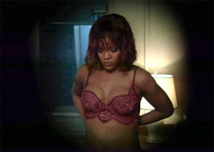 Efsane sahnede bu kez Rihanna var! G5