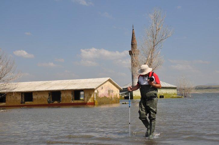 Kars’ta baraj gölü 5 metre çekildi, ortaya bu manzara çıktı G5