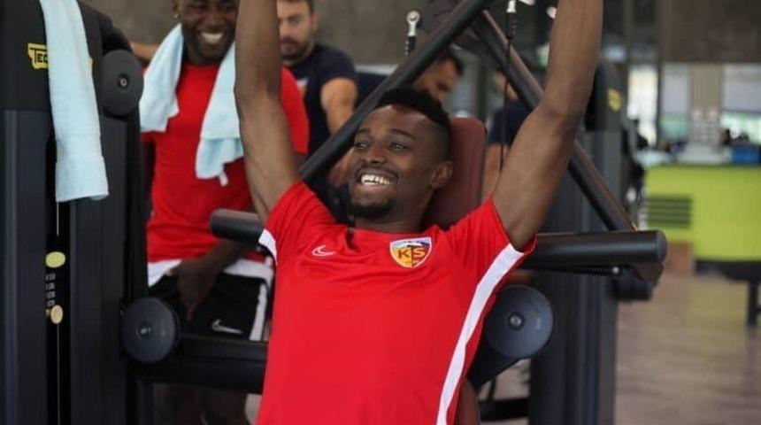 Mensah&rsquo;tan transfer a&ccedil;ıklaması