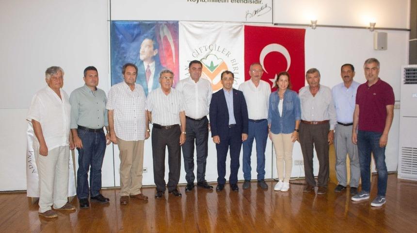 AK Parti y&ouml;neticileri &ccedil;ift&ccedil;inin h&uuml;k&uuml;metten beklentilerini dinledi