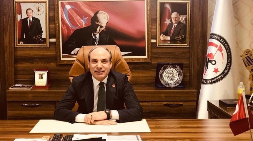 &ldquo;İ&ccedil;eride ve dışarıda hain saldırılar s&uuml;rerken parti kurma gafleti i&ccedil;inde olanların uyanması lazım&rdquo;