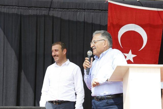 Başkan Büyükkılıç, Özvatan’da Yaz Şenliği’ne katıldı