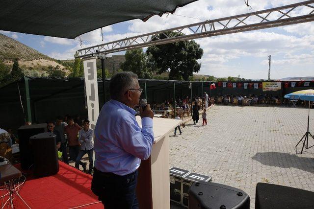 Başkan Büyükkılıç, Özvatan’da Yaz Şenliği’ne katıldı