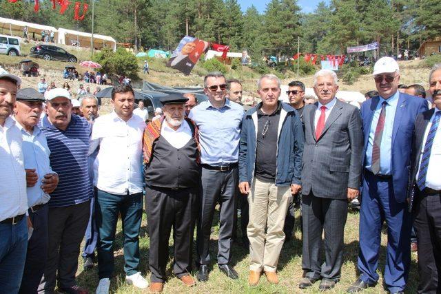 Vali Memiş, Kırdağ Karakucak güreş etkinliğine katıldı