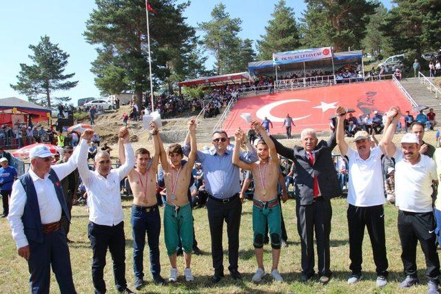 Vali Memiş, Kırdağ Karakucak güreş etkinliğine katıldı