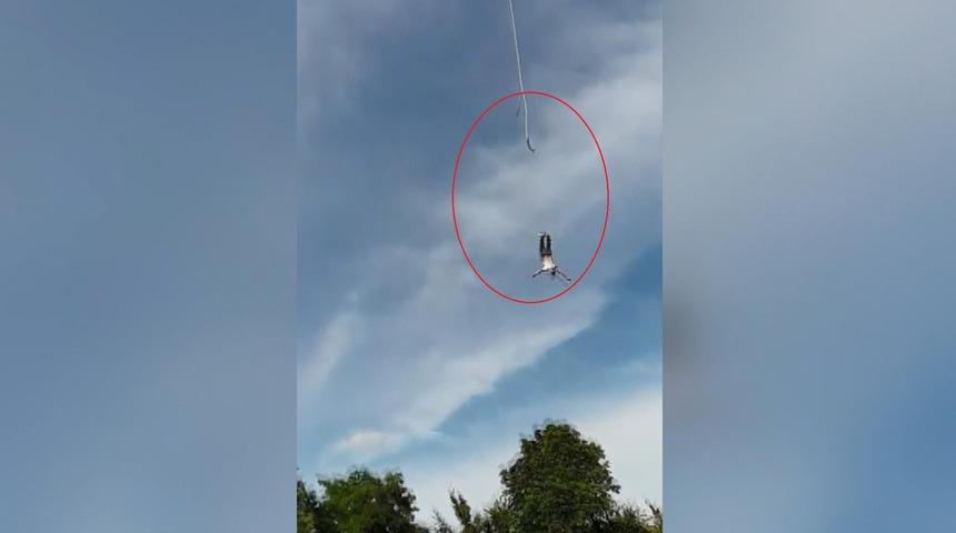 Bungee Jumping yaparken neredeyse &ouml;l&uuml;yordu