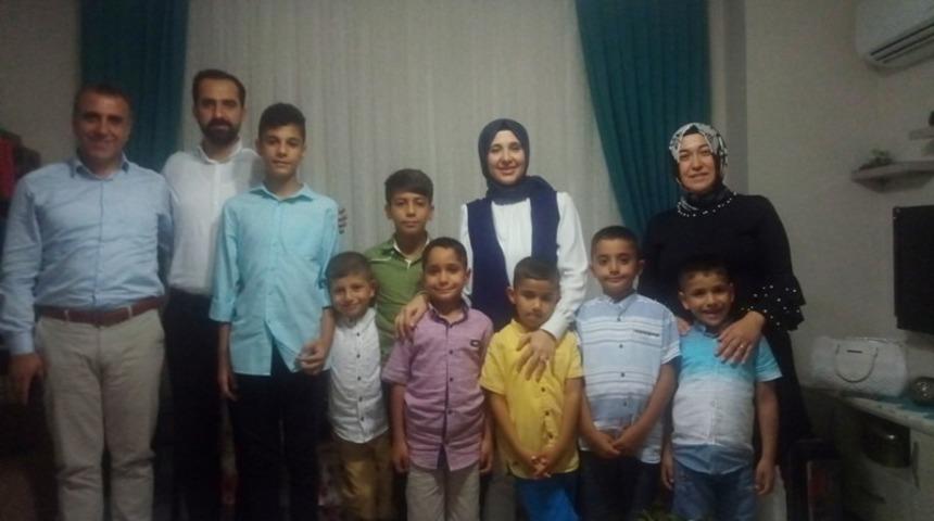 Zeliha Su, &ccedil;ocuklarla bir araya geldi