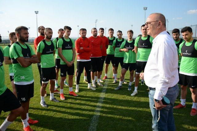 Başkan Erg&uuml;n&rsquo;den futbolculara moral 1