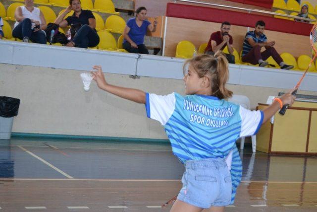 Badminton sporuna ilgi artıyor