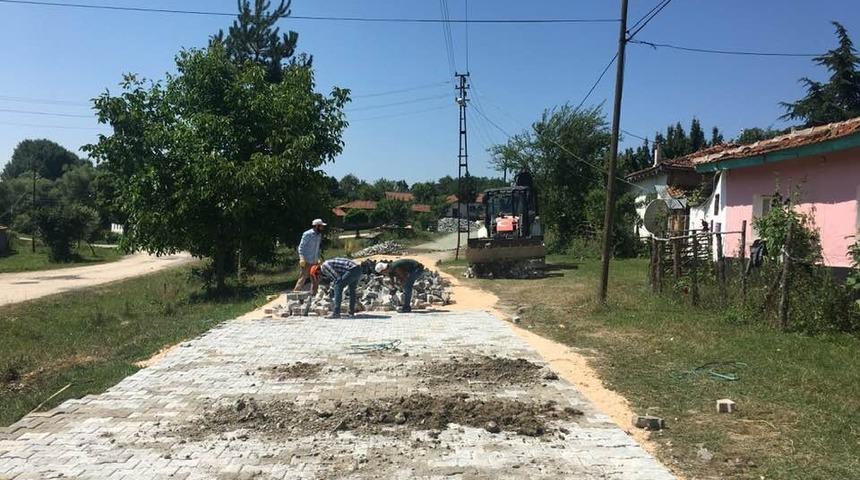 Pazaryeri’nin köylerinde eksik parke taşları döşenmeye başladı