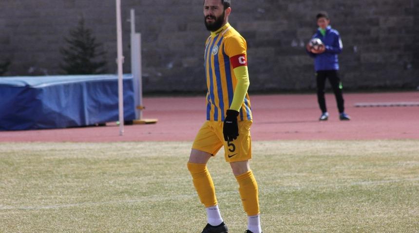 Burak Öztürk, yeniden Talasgücü Belediyespor’da