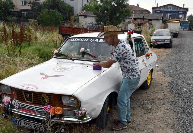 74 model otomobile nostaljik görünüm