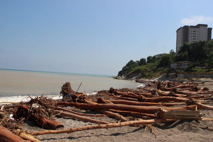 Sel felaketi nedeniyle Düzce Akçakoca’da denize girmek yasaklandı G4