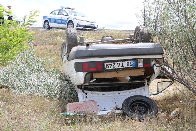 Sivas’ta seyir halinde lastik patladı: 6 yaralı