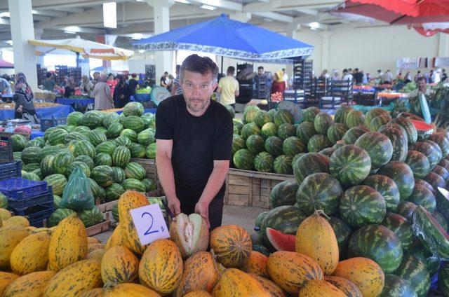 Kavun satıcıların yüzünü güldürüyor