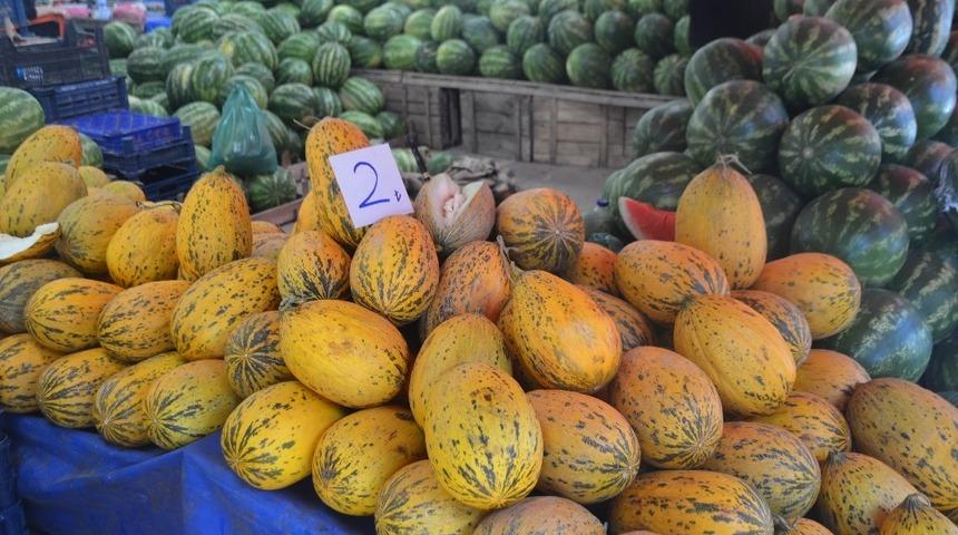 Kavun satıcıların y&uuml;z&uuml;n&uuml; g&uuml;ld&uuml;r&uuml;yor
