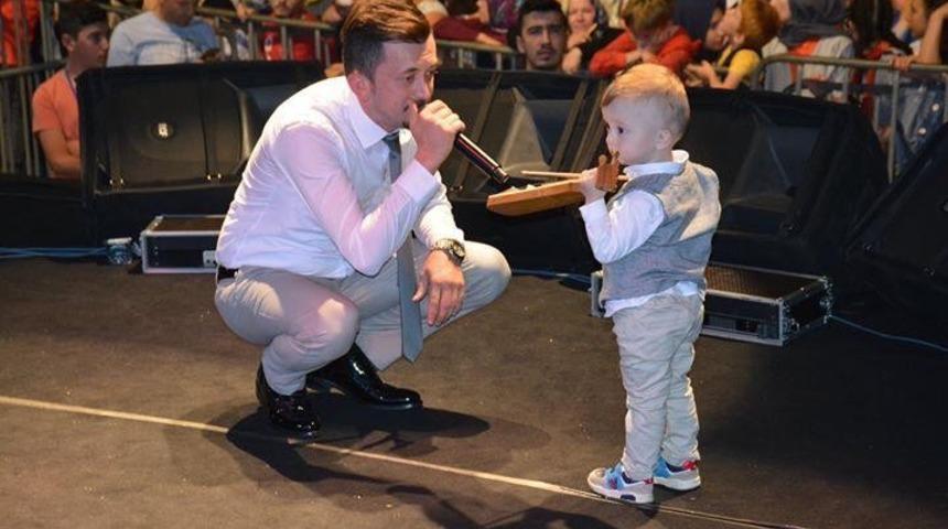 Babası s&ouml;yledi, 2 yaşındaki oğlu &ccedil;aldı