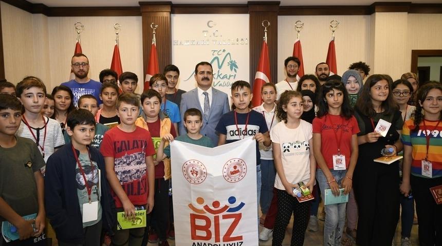 &Ccedil;ankırılı &ouml;ğrencilerden Vali Akbıyık&rsquo;a ziyaret