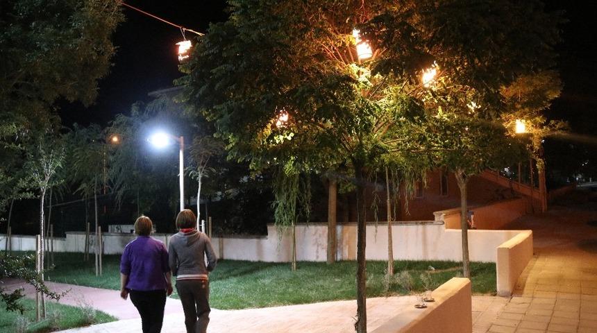 Gen&ccedil;lik Parkı&rsquo;nda renk c&uuml;mb&uuml;ş&uuml; yaşanıyor