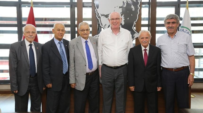 T&uuml;rkiye Emekliler Derneği&rsquo;nden Kazım Kurt&rsquo;a ziyaret