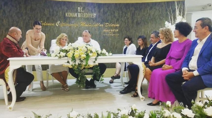 İzmir&rsquo;in &ouml;nemli isimlerini buluşturan nikah