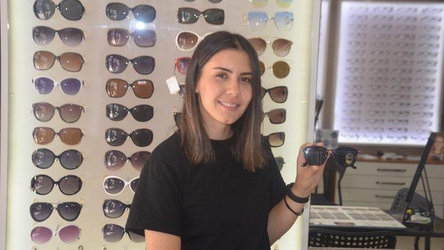 Uzmanlardan güneş gözlüğü uyarısı