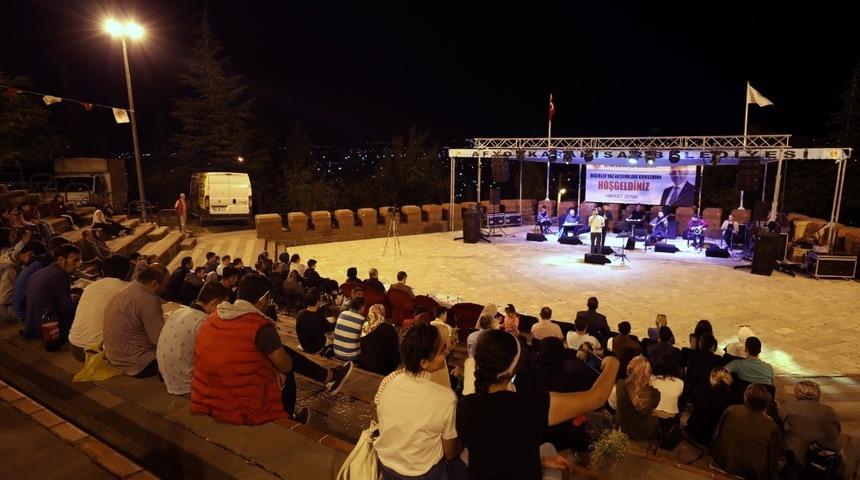 Afyonkarahisar&rsquo;da yaz akşamları &ccedil;oşkusu devam ediyor