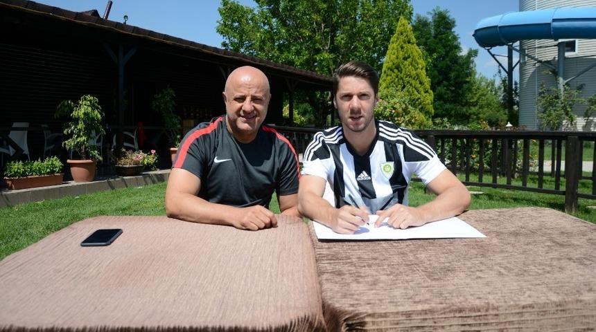 Manisa BBSK Volkan Okumak&rsquo;ı renklerine bağladı