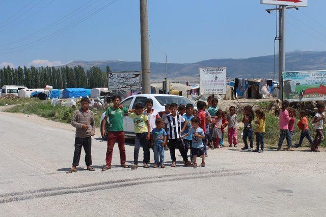 Tarım işçileri çocukları için endişe duyuyor