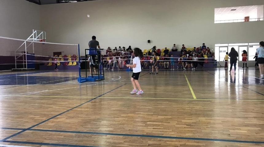 15 Temmuz Şehitlerini Anma Badminton Turnuvası Tamamlandı