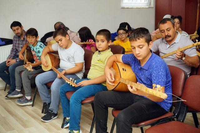 Nevşehir Belediyesi, geleceğin sanatçılarını yetiştiriyor