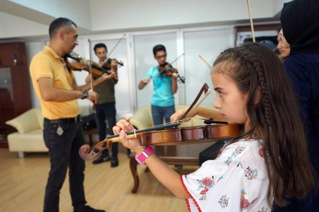 Nevşehir Belediyesi, geleceğin sanatçılarını yetiştiriyor