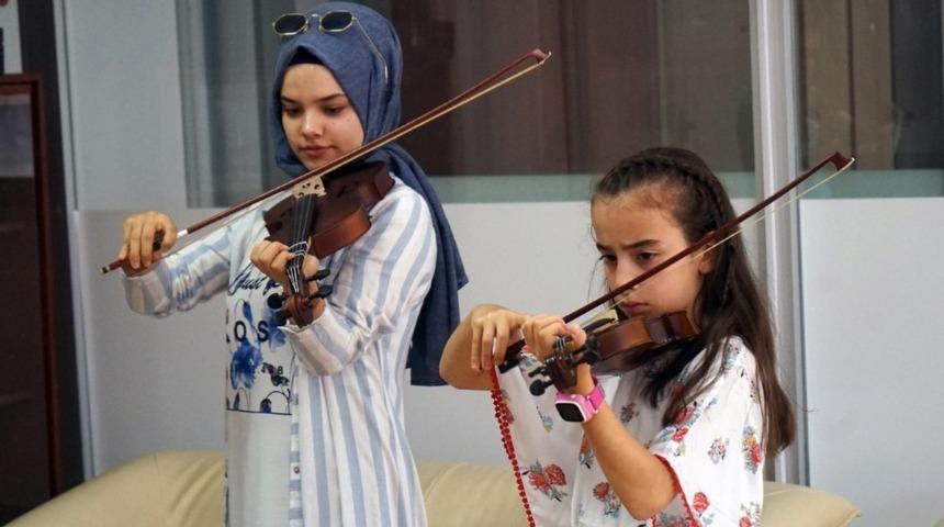 Nevşehir Belediyesi, geleceğin sanatçılarını yetiştiriyor