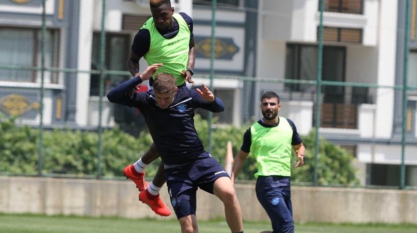 Adana Demirspor&rsquo;da &ccedil;alışmalar s&uuml;r&uuml;yor