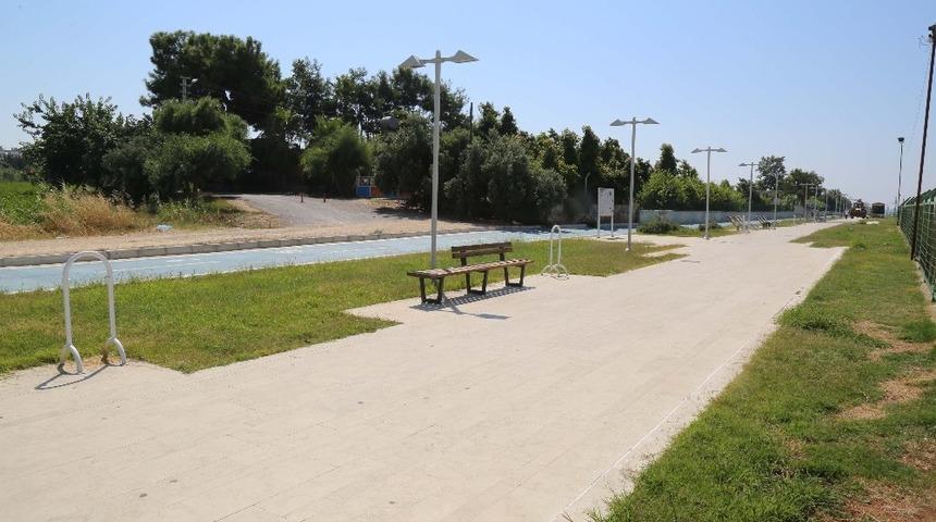 Sütunlu Caddedeki tüm çöp kovalarını bir gecede çaldılar