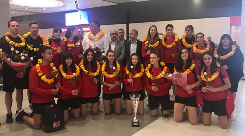 U16 Küçük Kız Milli Takımı yurda döndü