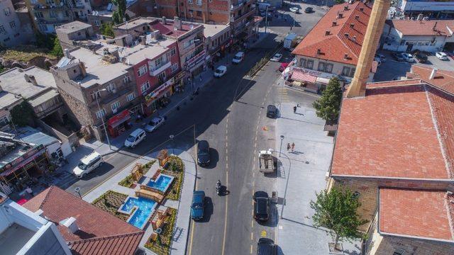 Meteris Meydanı yeni görüntüsüyle beğeni topladı