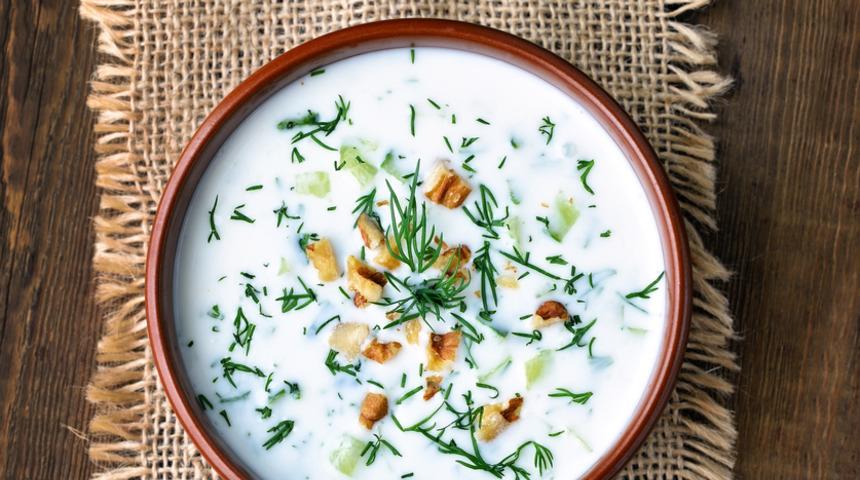 Onsuz yemeğe başlanmaz: Soğuk ayran aşı &ccedil;orbası tarifi