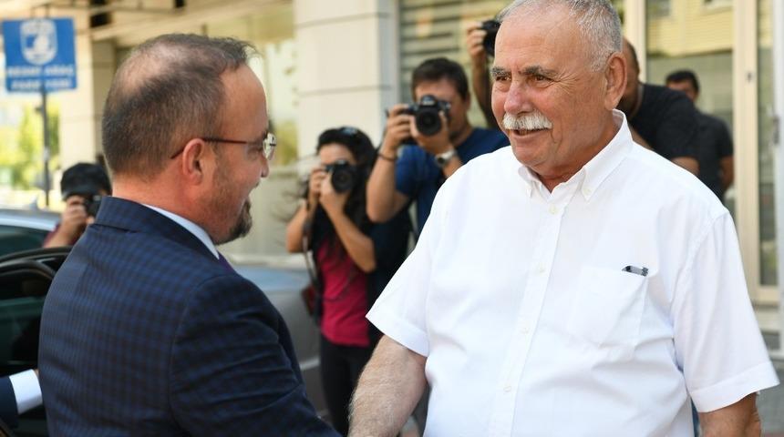 B&uuml;lent Turan&rsquo;dan &Uuml;lg&uuml;r G&ouml;khan&rsquo;a ziyaret