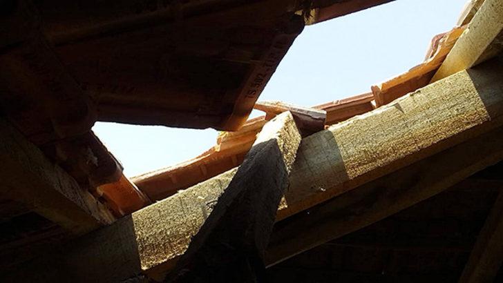 Burdur'da akılalmaz olay! Eve düşen buz kütlesi çatıyı deldi G2