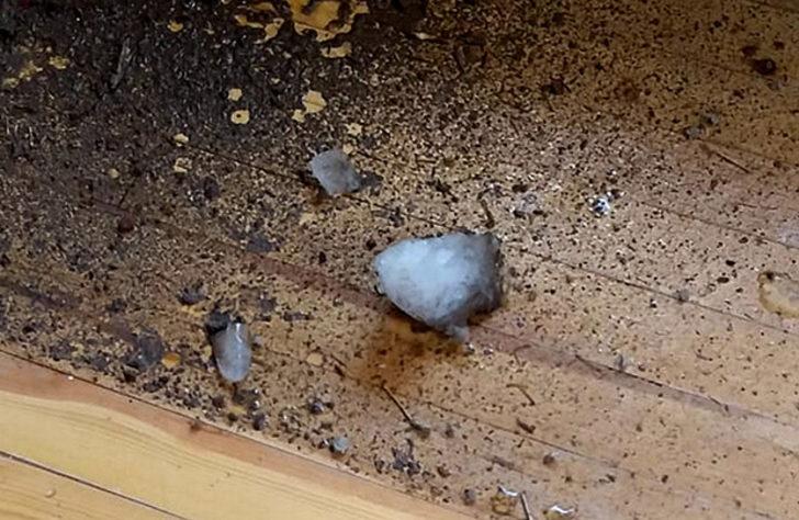 Burdur'da akılalmaz olay! Eve düşen buz kütlesi çatıyı deldi G4