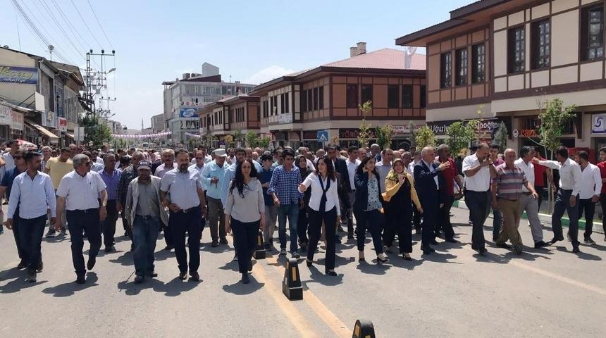 Erciş Belediyesinden 3 cadde a&ccedil;ılışı