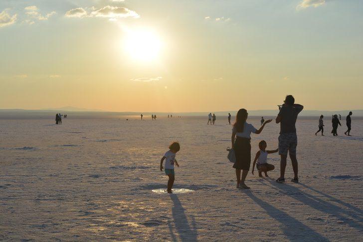 Tuz Gölü'ne ziyaretçi akını   G2