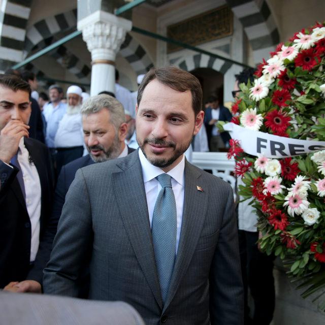 Eski devlet bakanı Süleyman Arif Emre son yolculuğuna uğurlandı