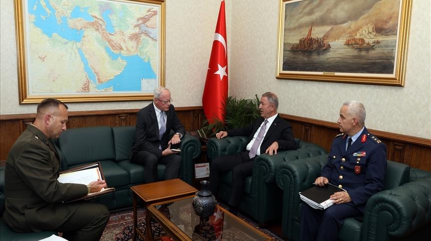 Bakan Akar, ABD'nin Suriye Özel Temsilcisi ile görüştü