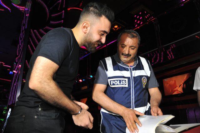 Bursa'da 250 polisin katılımıyla gece kulüplerine baskın